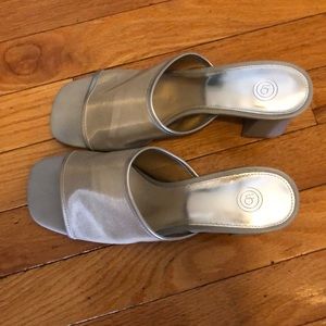 Urban outfitters mod silver mesh slides